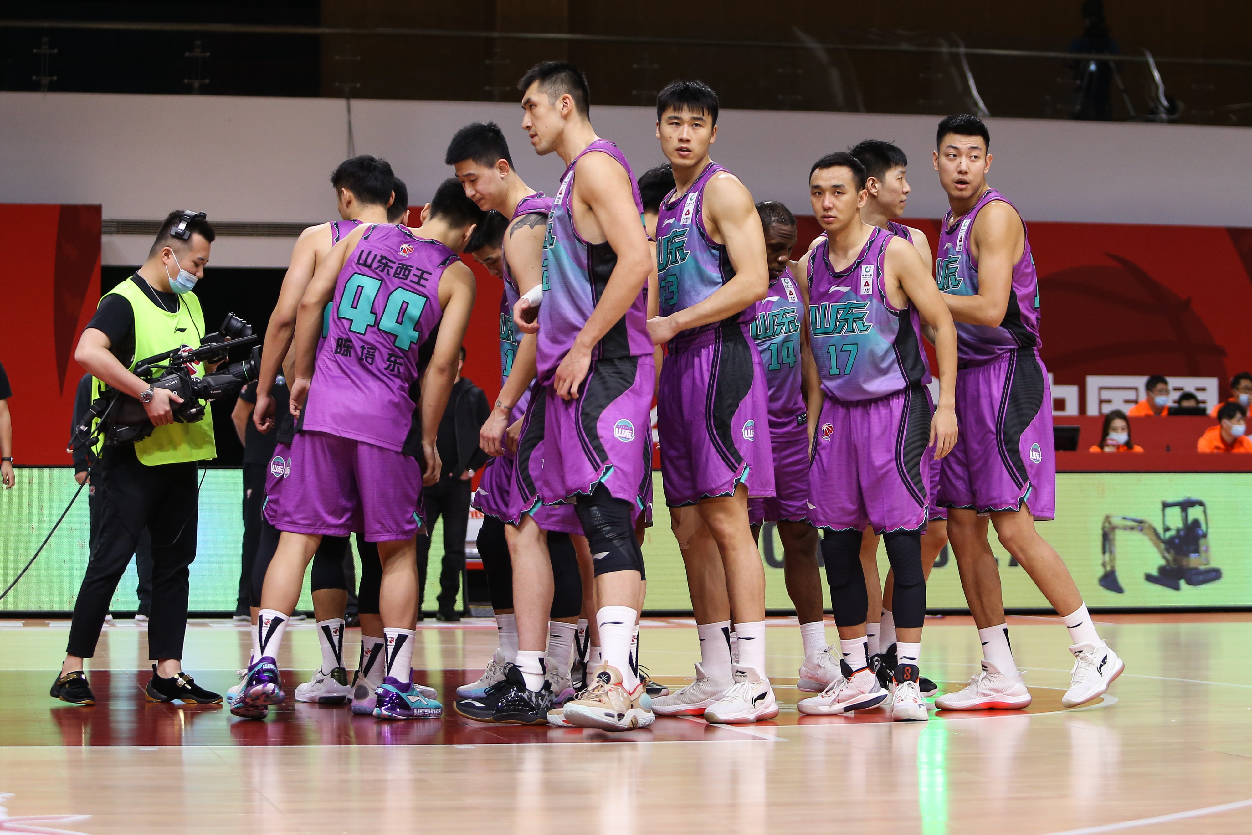 山东男篮内部会议纪要流出——赛前止住颓势，德甲使命明确，资深球员宣示担当的简单介绍-开云入口